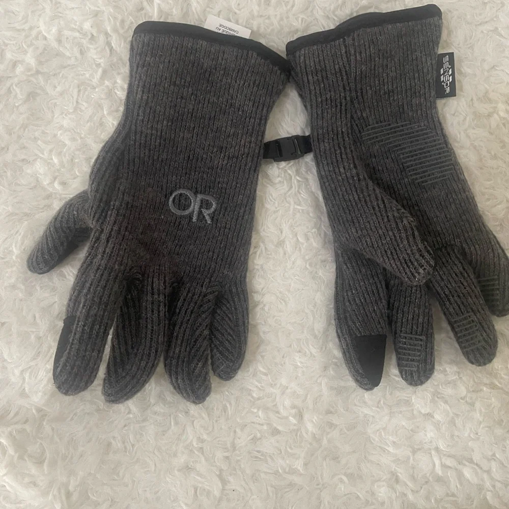 Gray Knit Gloves with OR Logo